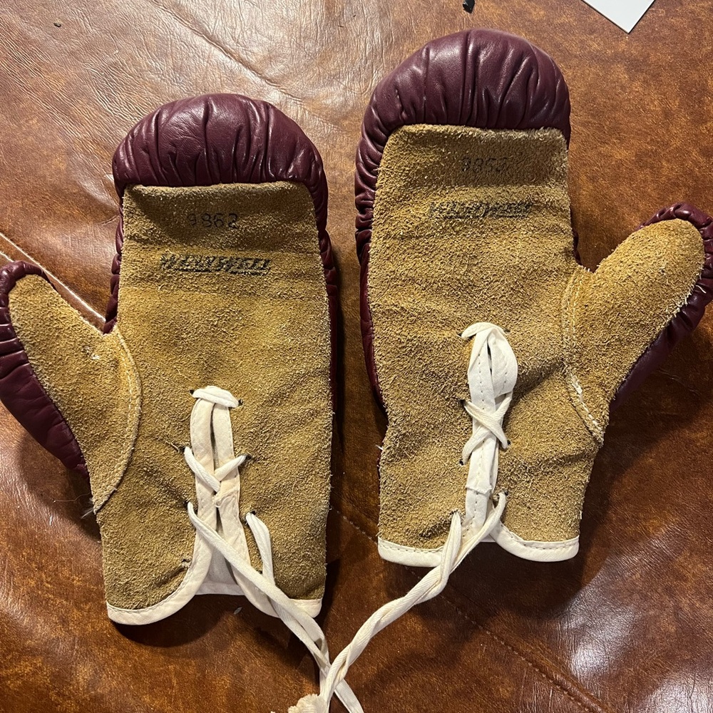 WinnWell Vintage Boxing Gloves 1960’s